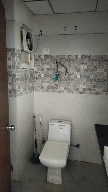 Bathroom in 1 BHK Apartment at Paramount Golfforeste, Zeta I Greater Noida – for Rent