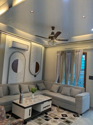 Master Bedroom in 6 BHK Villa at Vaishali Nagar – for Sale