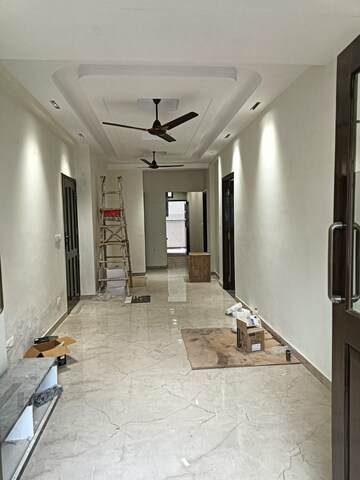 Building Lobby in 3 BHK Builder Floor at Uppal Southend, Sector 49 – for Sale
