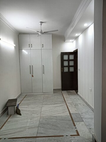 Room in 3 BHK Builder Floor at Uppal Southend, Sector 49 – for Sale