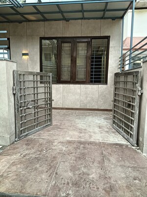 Balcony in 3 BHK Builder Floor at Uppal Southend, Sector 49 – for Sale