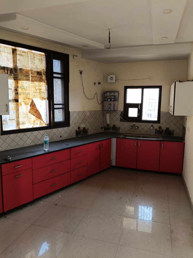 Kitchen, guru-nanak-enclave 3 Bedroom 1100 Sq.Ft. Builder Floor In Dhakoli Village Zirakpur 8490325