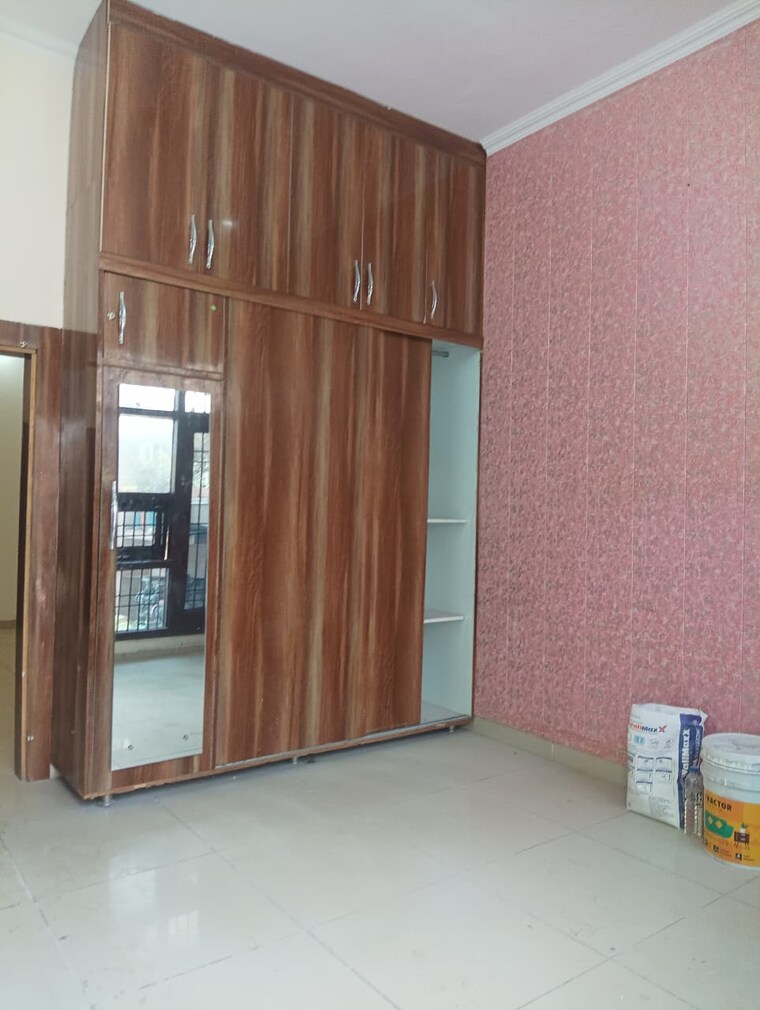 Room, dhakoli village 3 Bedroom 1350 Sq.Ft. Builder Floor In Dhakoli Village Zirakpur 8490401