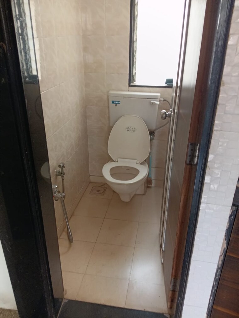 Bathroom, leo-chankaya 2 Bedroom 650 Sq.Ft. Apartment In Kandivali West Mumbai 8490430