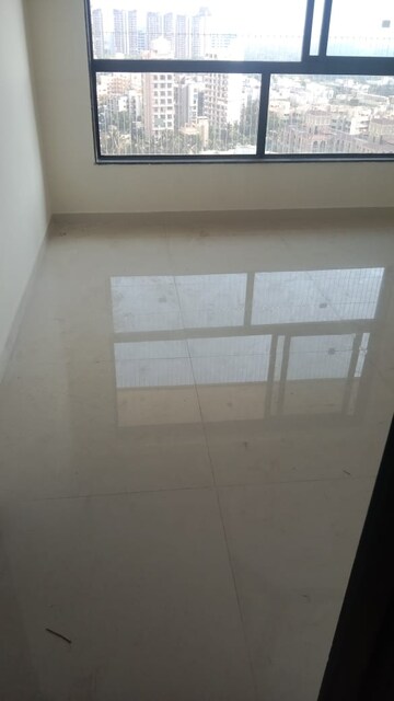 Room in 2 BHK Apartment at Malad West – for Rent