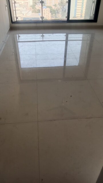 Room in 2 BHK Apartment at Malad West – for Rent