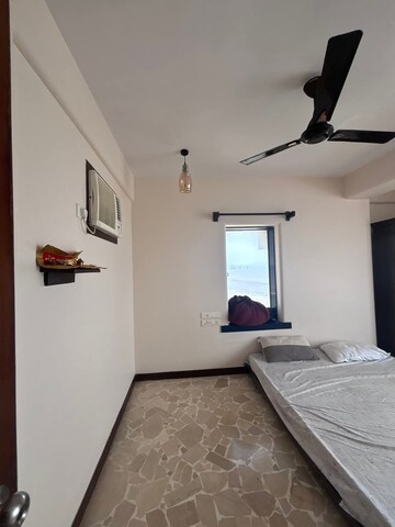 Room in 1 BHK Apartment at Andheri West – for Rent