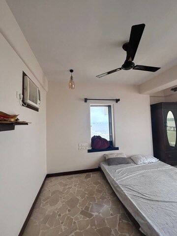 Bedroom in 1 BHK Apartment at Andheri West – for Rent