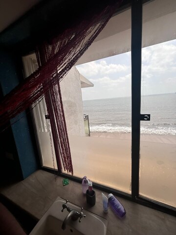 Furnished Amenities in 1 BHK Apartment at Andheri West – for Rent