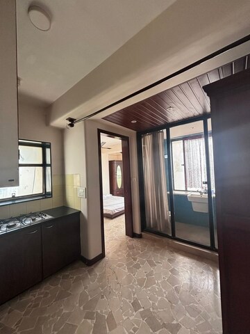 Room in 1 BHK Apartment at Andheri West – for Rent