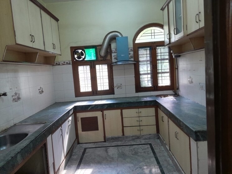 Kitchen, rwa-apartments 6+ Bedroom 450 Sq.Mt. Villa In Sector 31 Noida 8490530