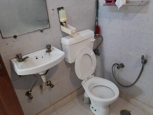 Bathroom in 6+ BHK Villa at RWA Apartments, Sector 31 – for Sale