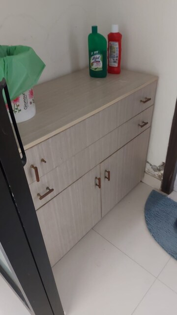 Bathroom in 2 BHK Apartment at DLF Silver Oaks, Sector 26 – for Sale