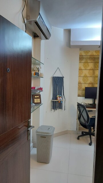 Bathroom in 2 BHK Apartment at DLF Silver Oaks, Sector 26 – for Sale
