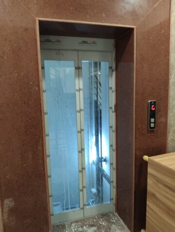 Building Lobby in 1 RK Builder Floor at Ansal API Esencia, Sector 67 – for Rent