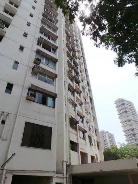 2 BHK + Servant Room Apartment For Sale in Khushnuma Apartment Tardeo