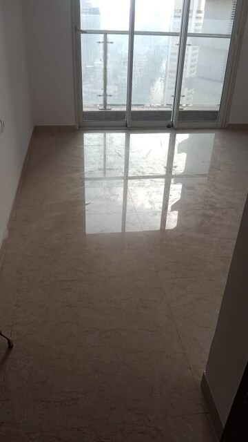 Room in 2 BHK Apartment at Goregaon East – for Rent
