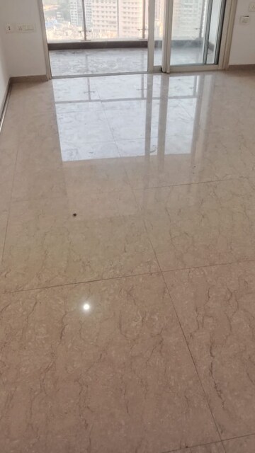 Room in 2 BHK Apartment at Goregaon East – for Rent
