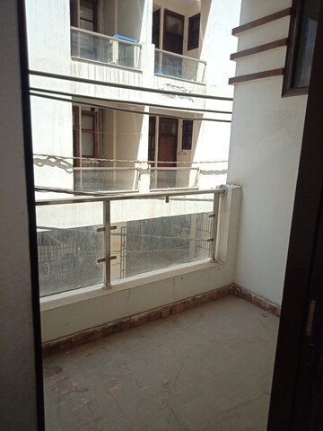 Balcony in 3 BHK Builder Floor at Shyama Apartments Noida, Sector 49 – for Rent