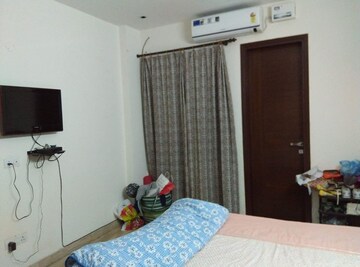Bedroom in 2 BHK Builder Floor at Sector 26 – for Rent