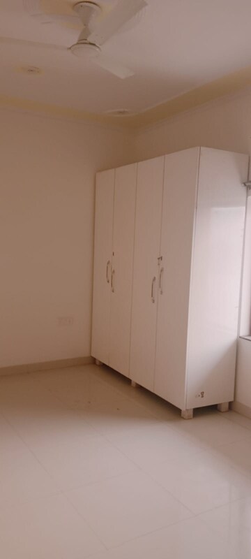 Room in 2 BHK Builder Floor at Sector 21d – for Rent