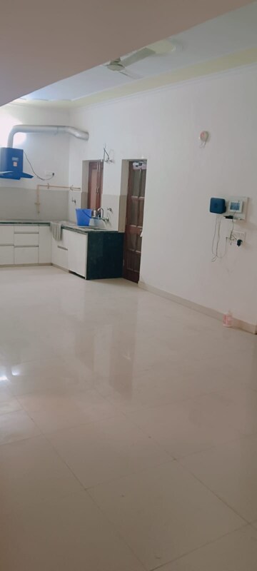 Room in 2 BHK Builder Floor at Sector 21d – for Rent