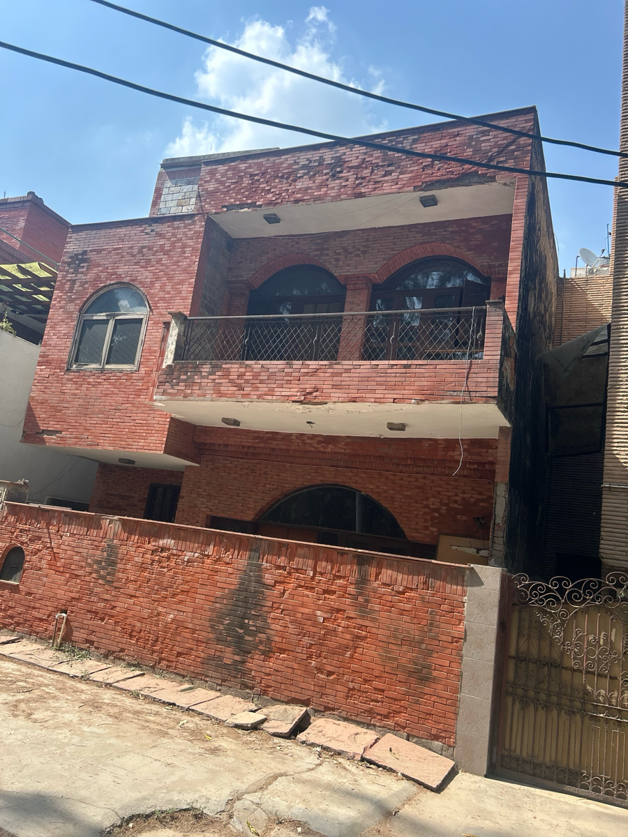 Plot For Sale in Sector 105