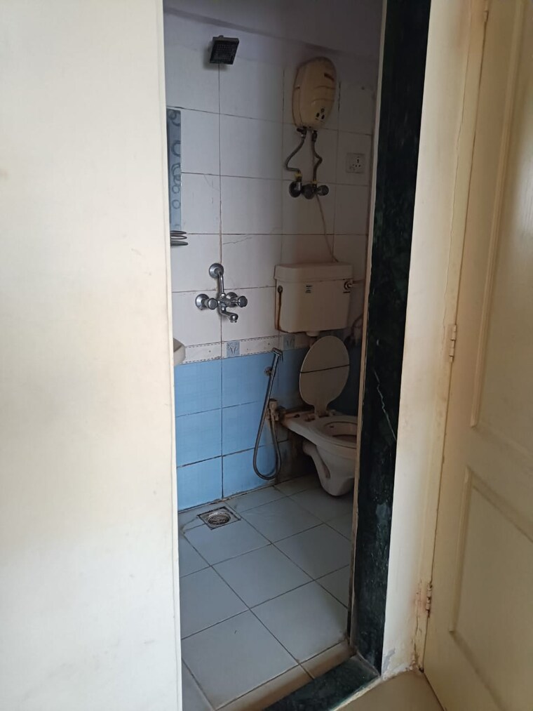 Attached Bathroom, ng-park 1 Bedroom 400 Sq.Ft. Apartment In Dahisar East Mumbai 8490630
