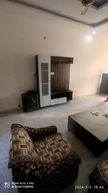 Bedroom in 2 BHK Apartment at Sector 115 – for Rent