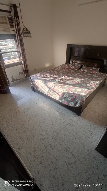 Bedroom in 2 BHK Apartment at Sector 115 – for Rent