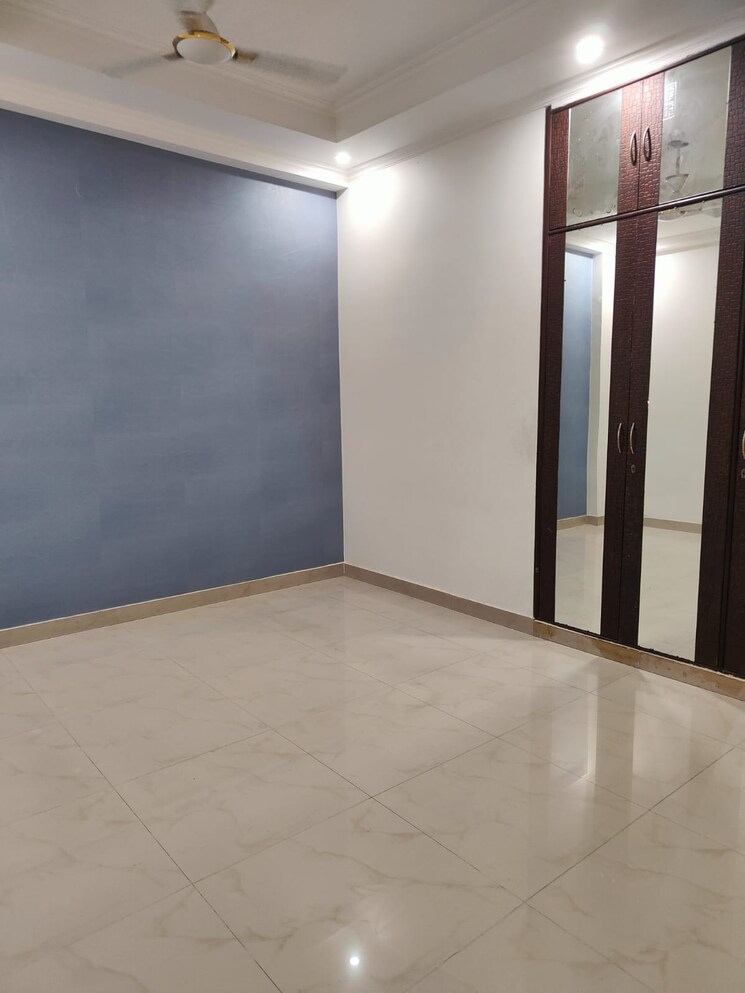 Room, vaishali sector 5 4 Bedroom 207 Sq.Mt. Builder Floor In Vaishali Sector 5 Ghaziabad 8490696
