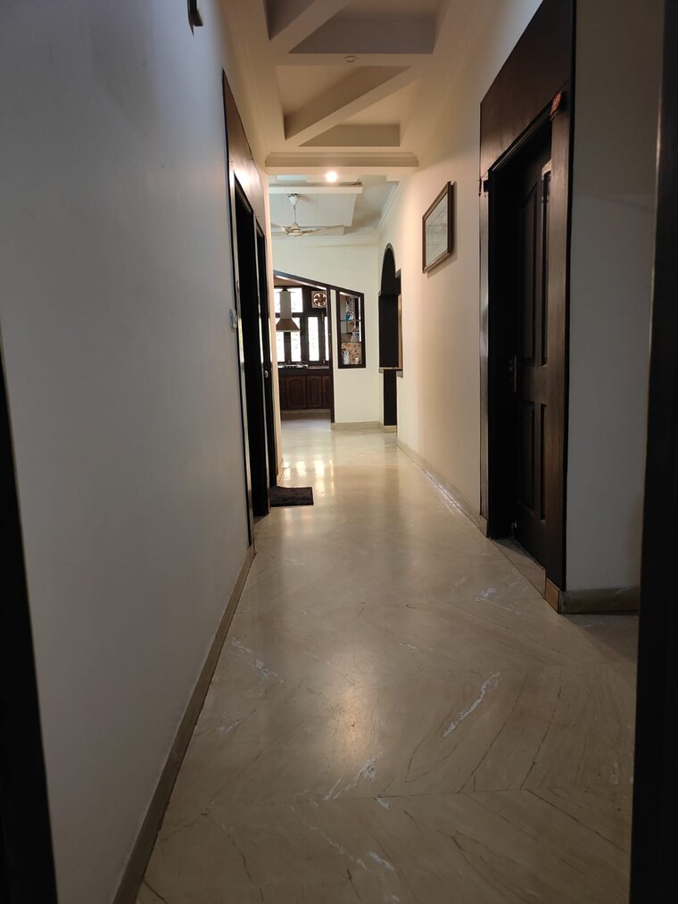 Other, vaishali sector 5 4 Bedroom 207 Sq.Mt. Builder Floor In Vaishali Sector 5 Ghaziabad 8490696