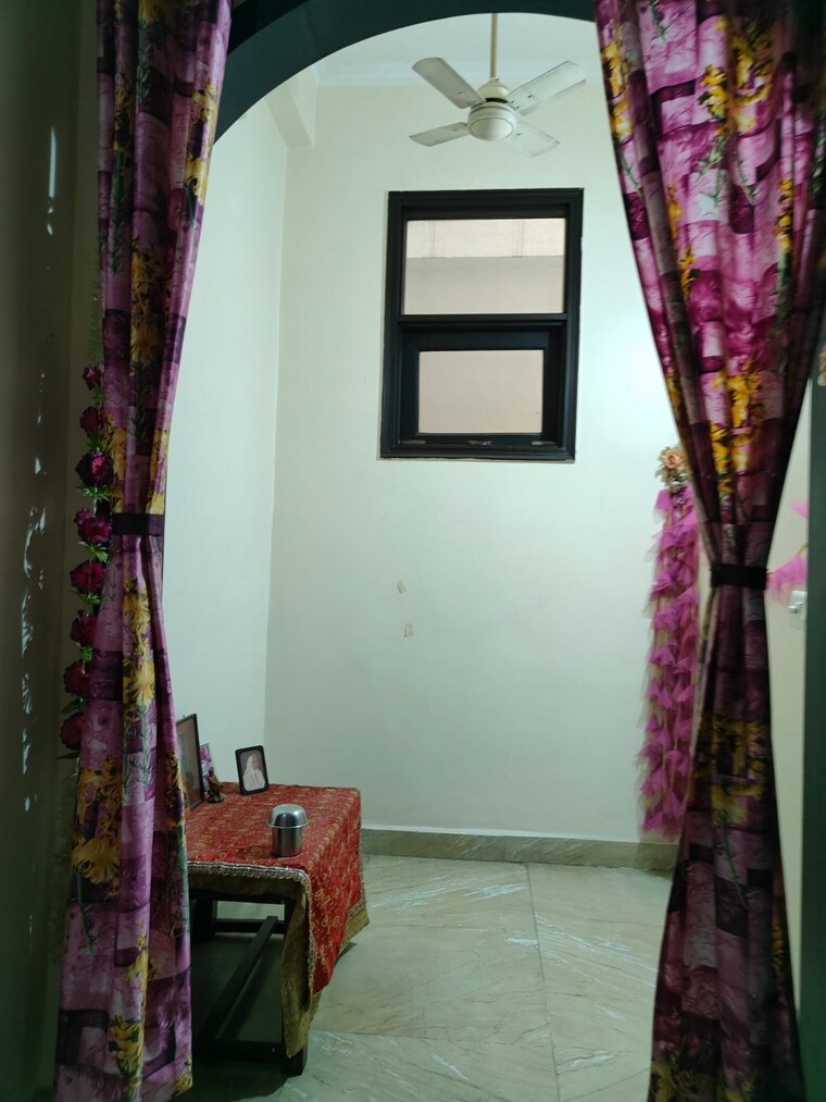 Other, vaishali sector 5 4 Bedroom 207 Sq.Mt. Builder Floor In Vaishali Sector 5 Ghaziabad 8490696