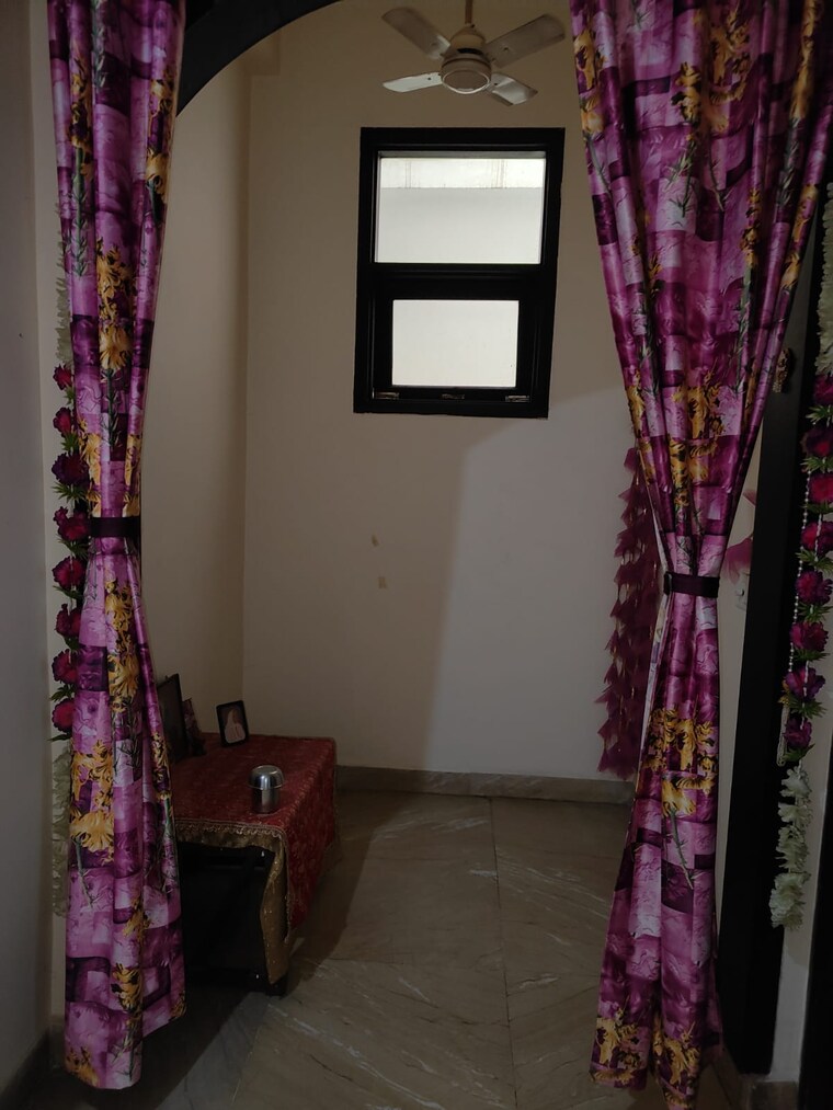 Other, vaishali sector 5 4 Bedroom 207 Sq.Mt. Builder Floor In Vaishali Sector 5 Ghaziabad 8490696