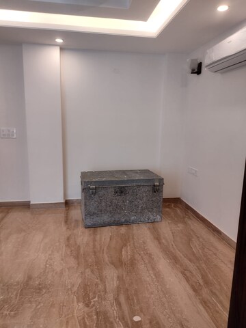 Bedroom in 3 BHK Builder Floor at Sector 25 – for Rent