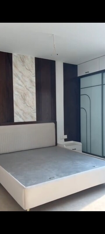 Room in 3 BHK Apartment at Aurobindo Kohinoor, Serilingampally – for Rent