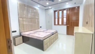 Bedroom in 3 BHK Builder Floor at Gms Road – for Sale