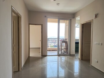 Room in 3.5 BHK Apartment at ORO City, Jankipuram – for Rent