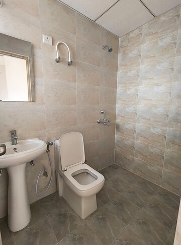 Bathroom in 3.5 BHK Apartment at ORO City, Jankipuram – for Rent