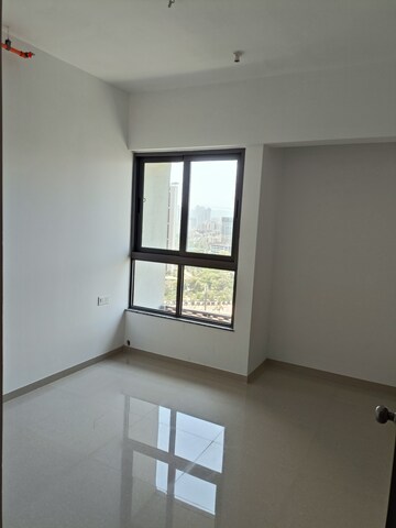 Room in 2 BHK Apartment at Kalpataru Immensa, Kolshet Road – for Sale