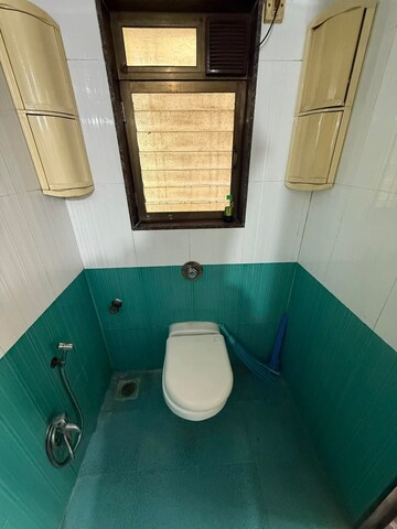 Bathroom in 1 BHK Apartment at Andheri West – for Rent
