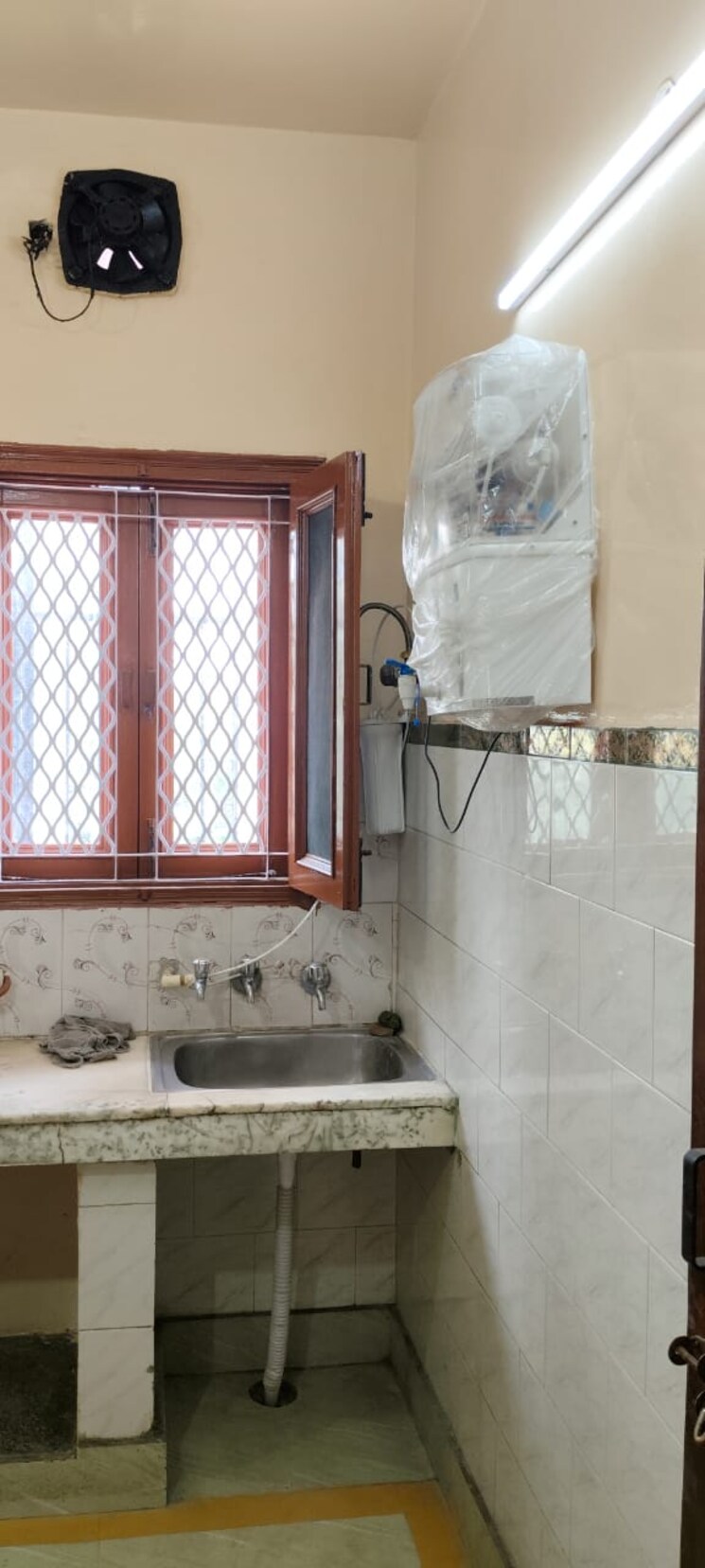 Bathroom, rwa-apartments-sector-12 3 Bedroom 162 Sq.Mt. Villa In Sector 12 Noida 8490762