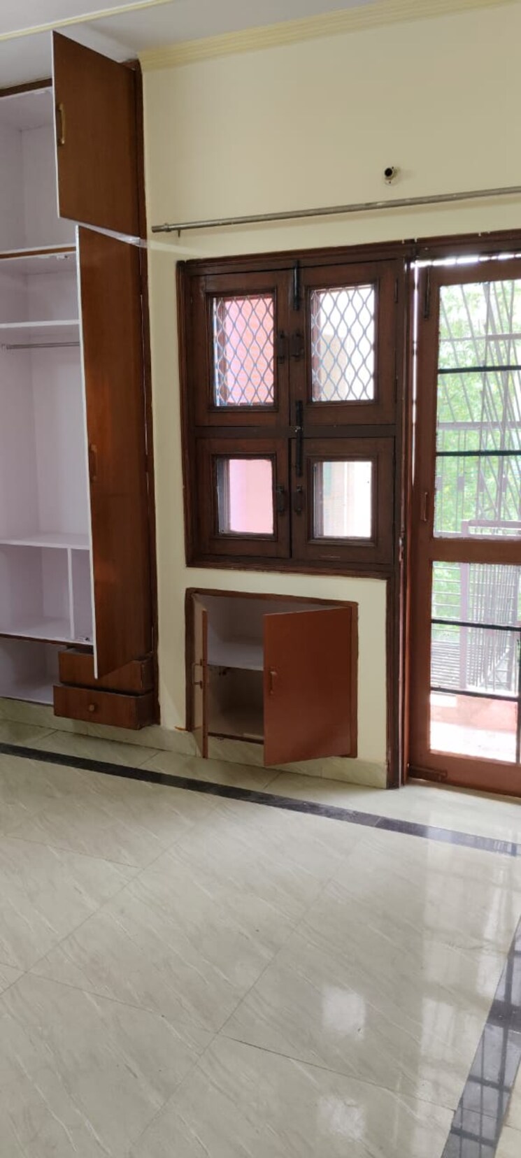 Room, rwa-apartments-sector-12 3 Bedroom 162 Sq.Mt. Villa In Sector 12 Noida 8490762