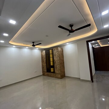Room in 4 BHK Builder Floor at Chattarpur – for Sale