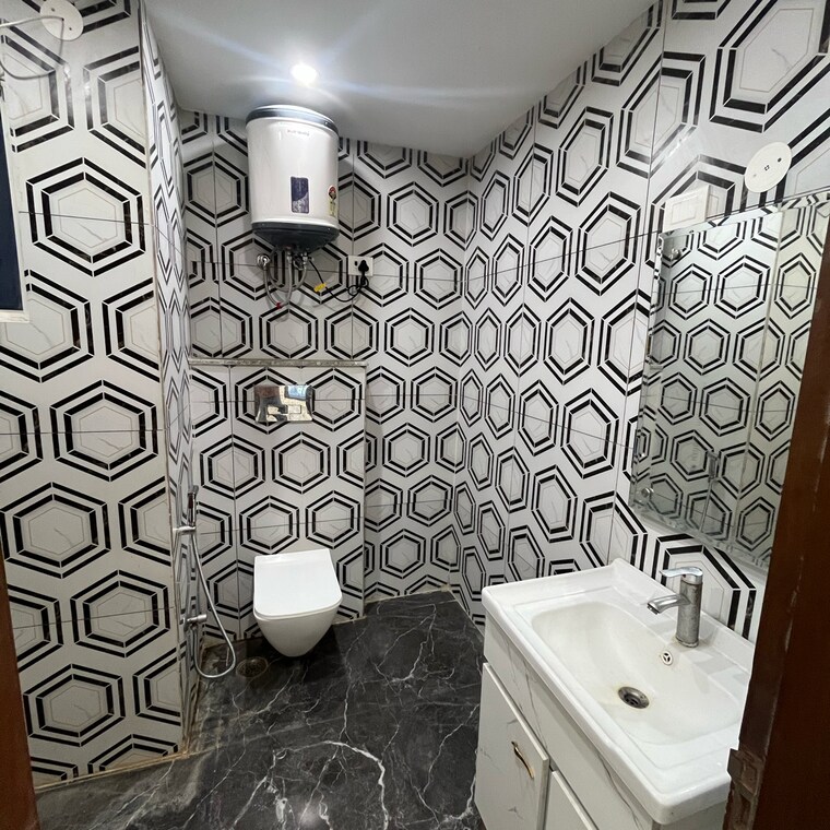 Bathroom, chattarpur 4 Bedroom 2000 Sq.Ft. Builder Floor In Chattarpur Delhi 8490745