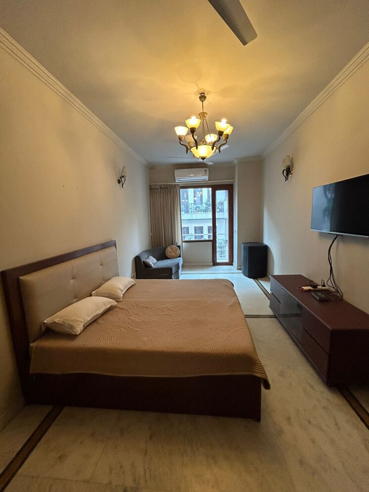 Living Room, vasant vihar 3 Bedroom 250 Sq.Yd. Builder Floor In Vasant Vihar Delhi 8490757