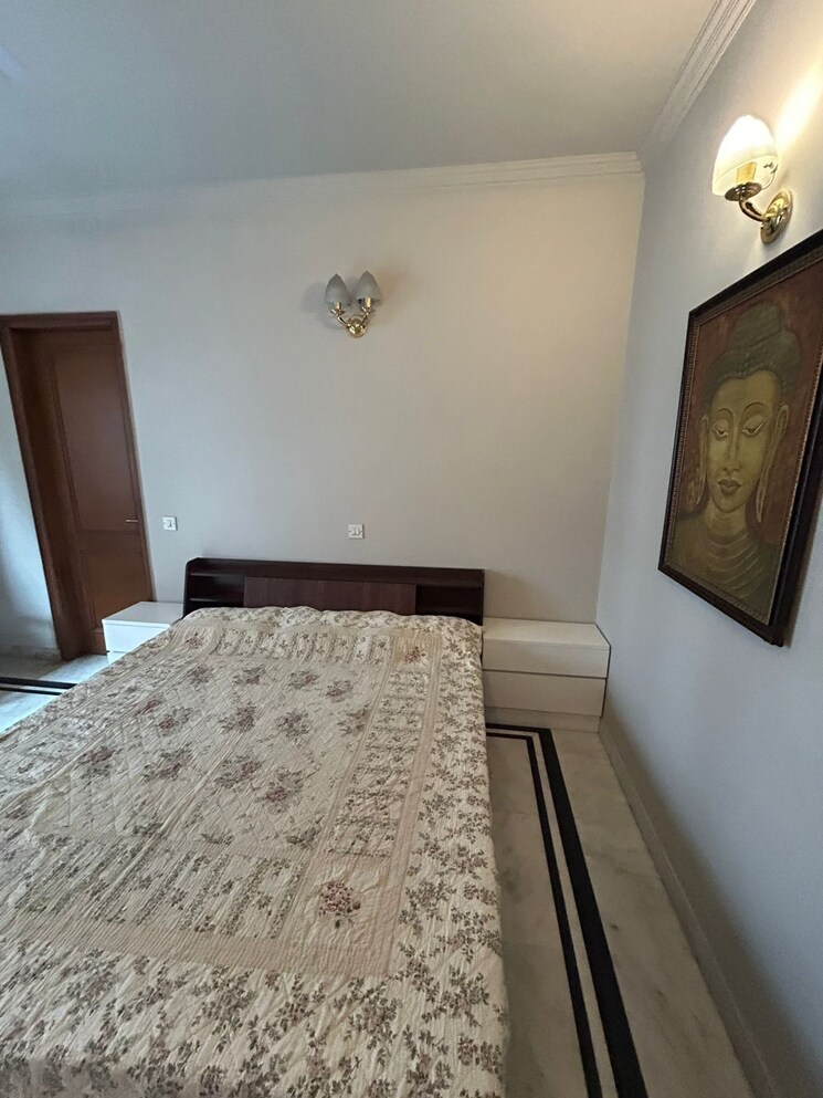 Bedroom, vasant vihar 3 Bedroom 250 Sq.Yd. Builder Floor In Vasant Vihar Delhi 8490757