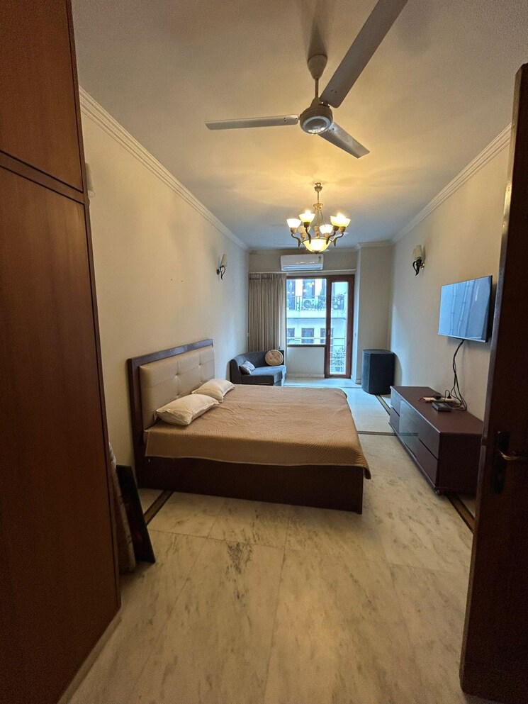 Bedroom, vasant vihar 3 Bedroom 250 Sq.Yd. Builder Floor In Vasant Vihar Delhi 8490757