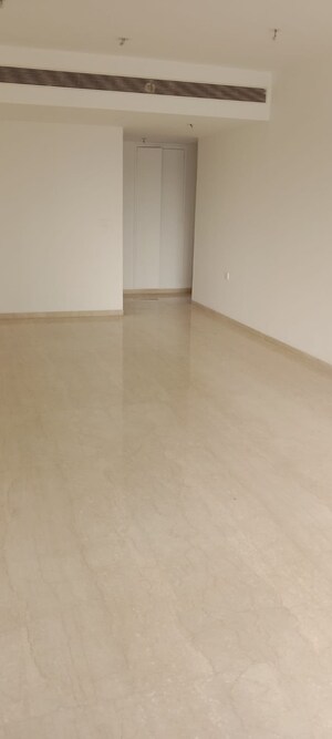 Room in 4 BHK Apartment at Lodha Marquise, Worli – for Sale