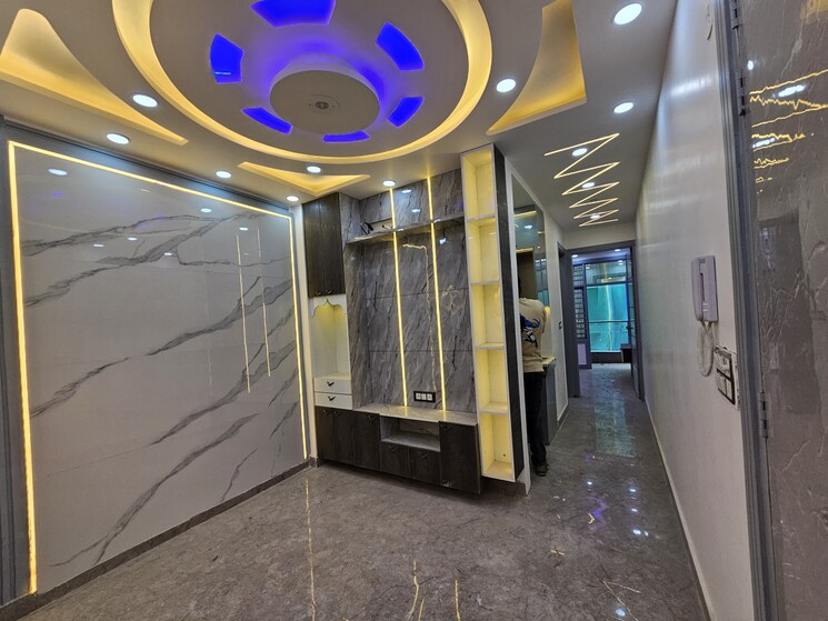  Parking, uttam nagar west 2 Bedroom 55 Sq.Yd. Builder Floor In Uttam Nagar West Delhi 8490909